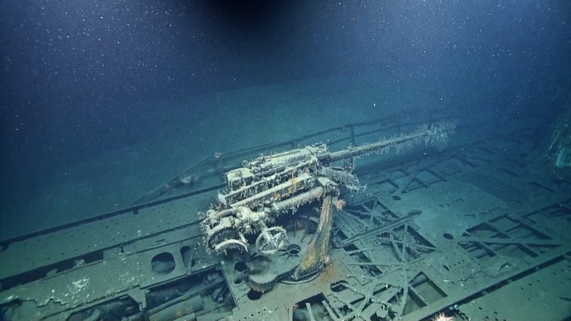 Illustration for article titled Spooky underwater photos reveal Nazi submarine off the coast of Texas